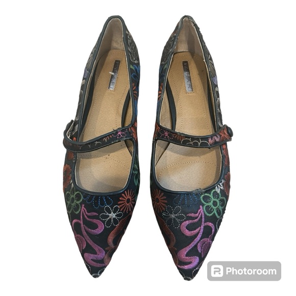 Tahari Shoes - TAHARI Park Flat-Floral Brocade Embroidered Fabric-Black-Strap women’s size 9M